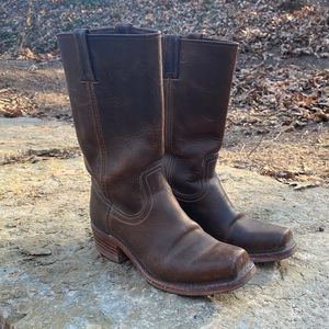 Frye brown heeled boots in EUC.